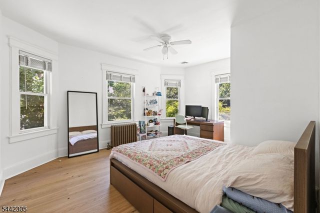 42 Forest Rd, Glen Rock Boro, NJ 07452