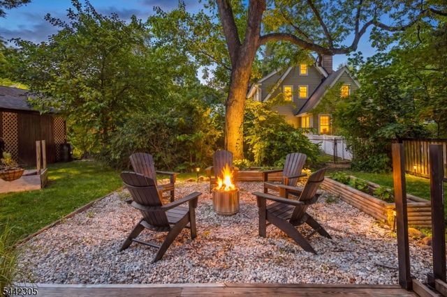 42 Forest Rd, Glen Rock Boro, NJ 07452