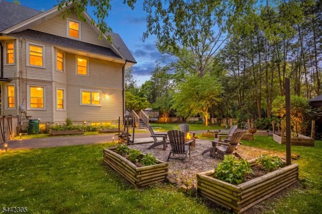 42 Forest Rd, Glen Rock Boro, NJ 07452