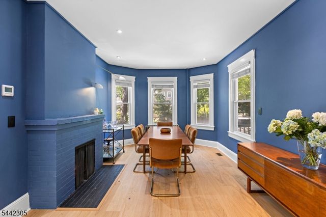 42 Forest Rd, Glen Rock Boro, NJ 07452
