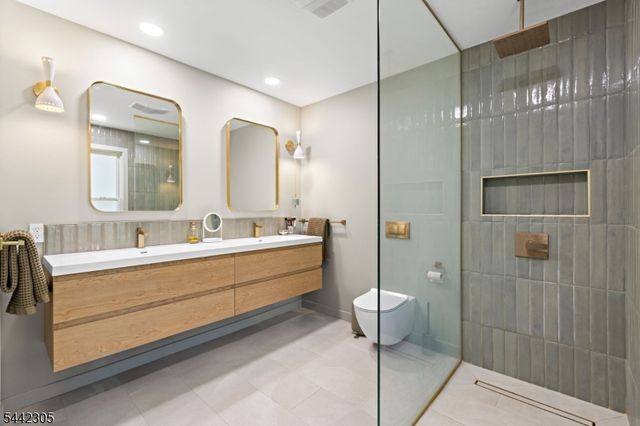 42 Forest Rd, Glen Rock Boro, NJ 07452