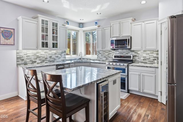 61316 Brianne Place, Bend, OR 97702