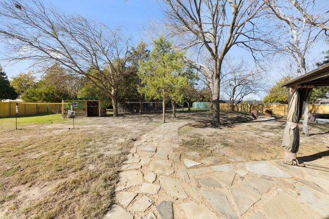 7880 County Road 542, Nevada, TX 75173