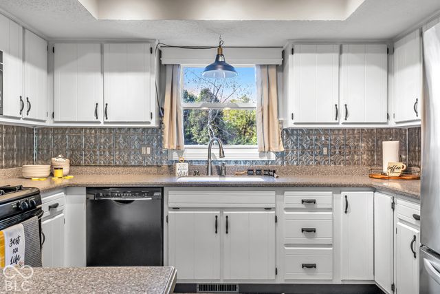 200 Wintergreen Drive, Noblesville, IN 46062