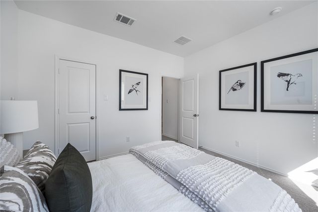 8015 Jade Crest Drive, Angleton, TX 77515