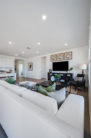 8015 Jade Crest Drive, Angleton, TX 77515