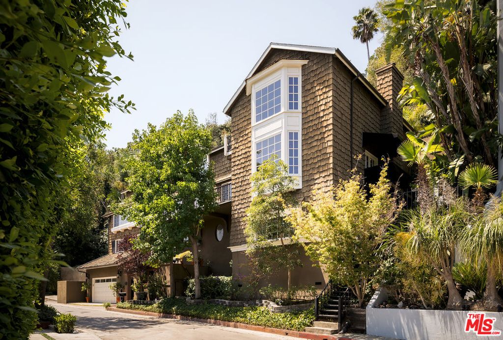 Image 1 of property listing at 9315 Beverly Crest Dr, Los Angeles, CA 90210