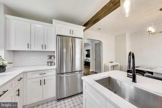 4609 HILLSIDE RD SE, Washington, DC 20019