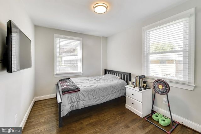 4609 HILLSIDE RD SE, Washington, DC 20019
