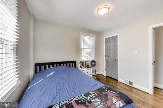 4609 HILLSIDE RD SE, Washington, DC 20019