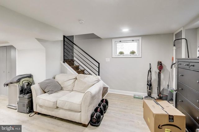 4609 HILLSIDE RD SE, Washington, DC 20019