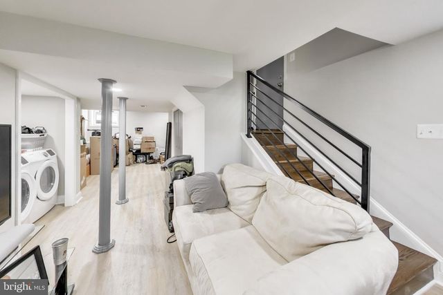 4609 HILLSIDE RD SE, Washington, DC 20019