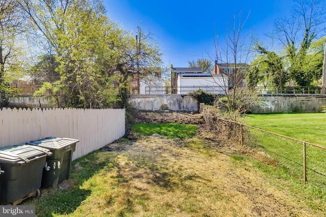 4609 HILLSIDE RD SE, Washington, DC 20019