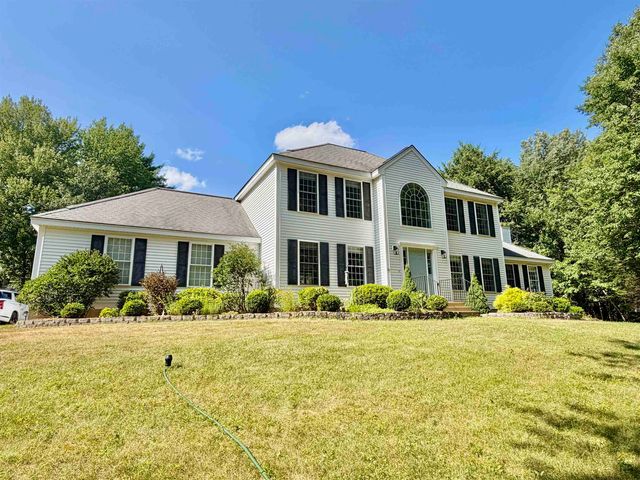 11 Boxwood Lane, Dover, NH 03820