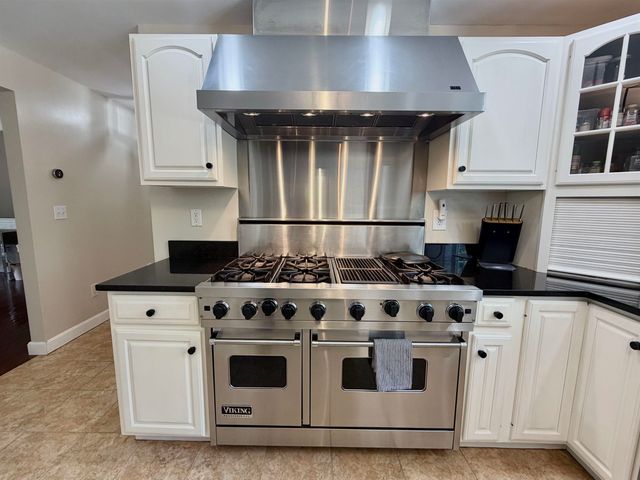 11 Boxwood Lane, Dover, NH 03820