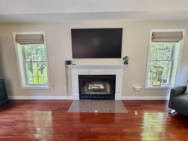 11 Boxwood Lane, Dover, NH 03820