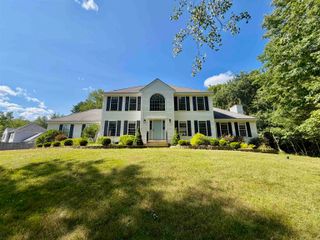 11 Boxwood Lane, Dover, NH 03820