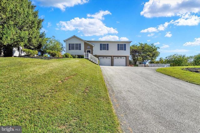 93 MAIN, Yorkana, PA 17402