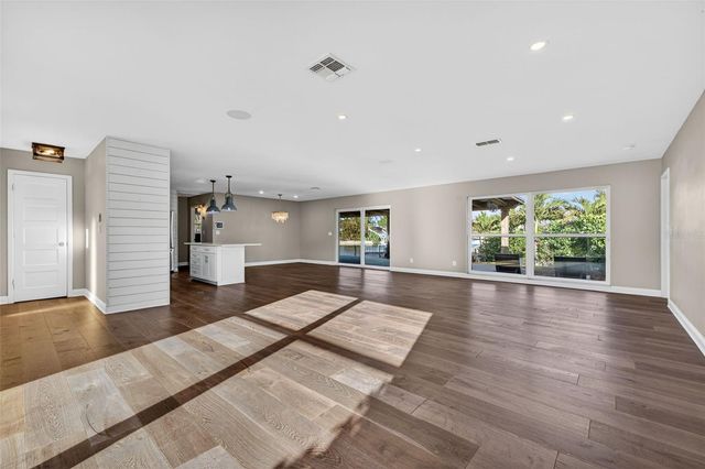 4200 BEACH DRIVE SE, St Petersburg, FL 33705