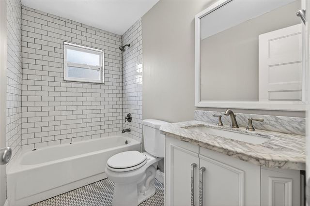 4200 BEACH DRIVE SE, St Petersburg, FL 33705