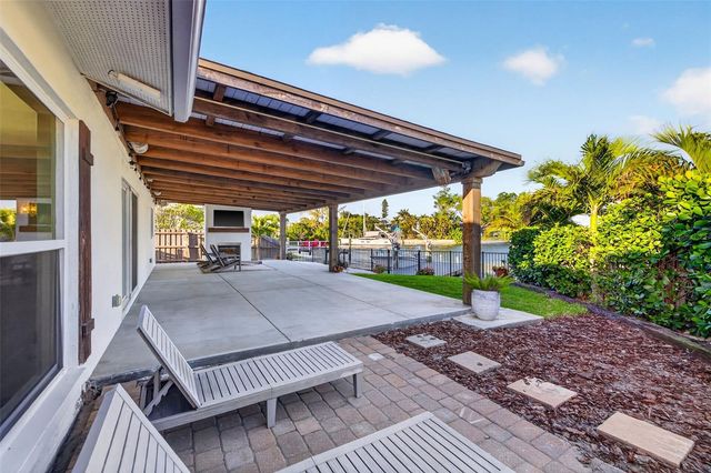 4200 BEACH DRIVE SE, St Petersburg, FL 33705