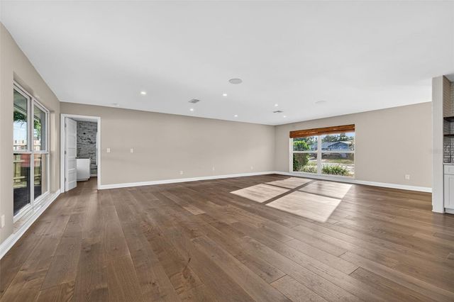 4200 BEACH DRIVE SE, St Petersburg, FL 33705