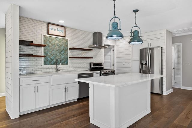 4200 BEACH DRIVE SE, St Petersburg, FL 33705