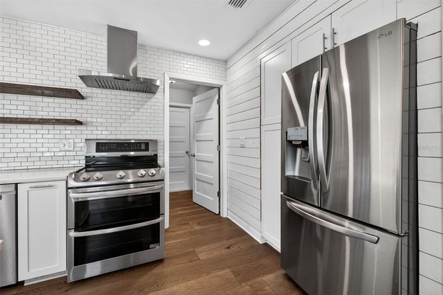 4200 BEACH DRIVE SE, St Petersburg, FL 33705