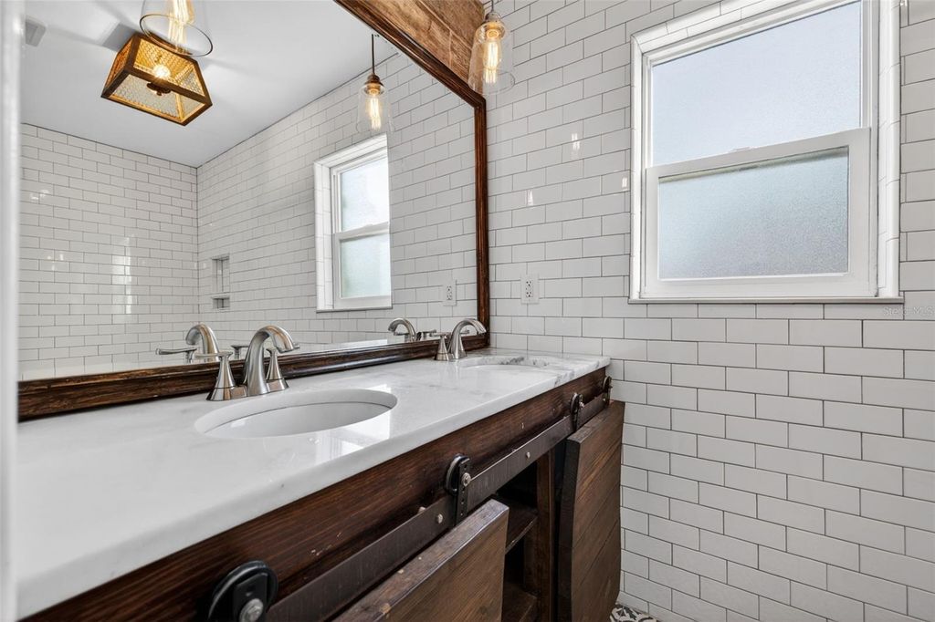 Image 14 of property listing at 4200 BEACH DRIVE SE, St Petersburg, FL 33705