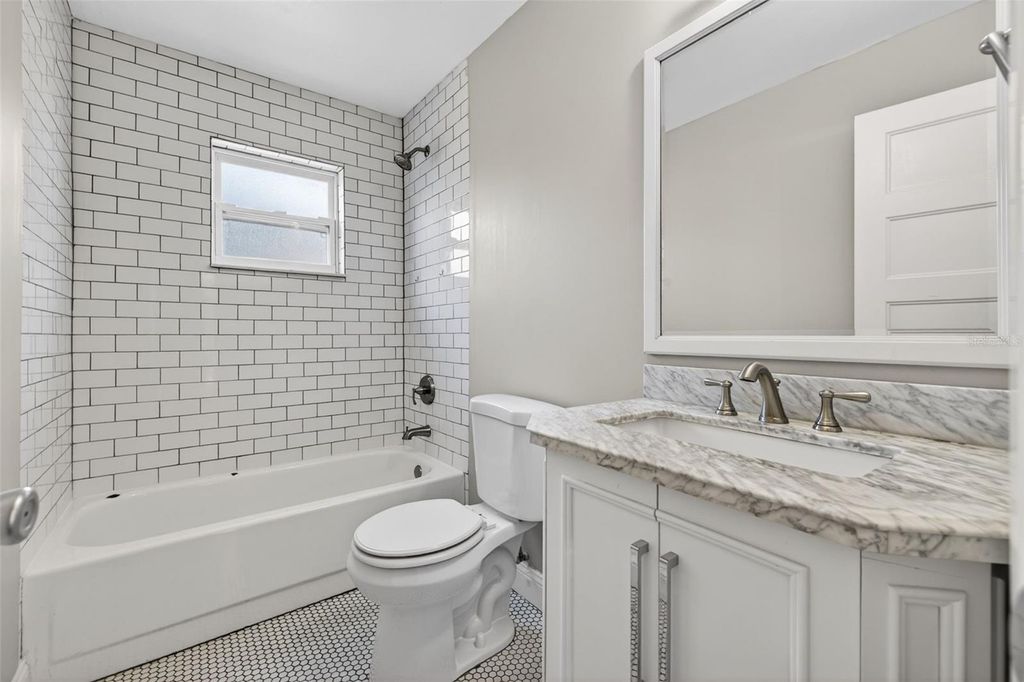 Image 17 of property listing at 4200 BEACH DRIVE SE, St Petersburg, FL 33705