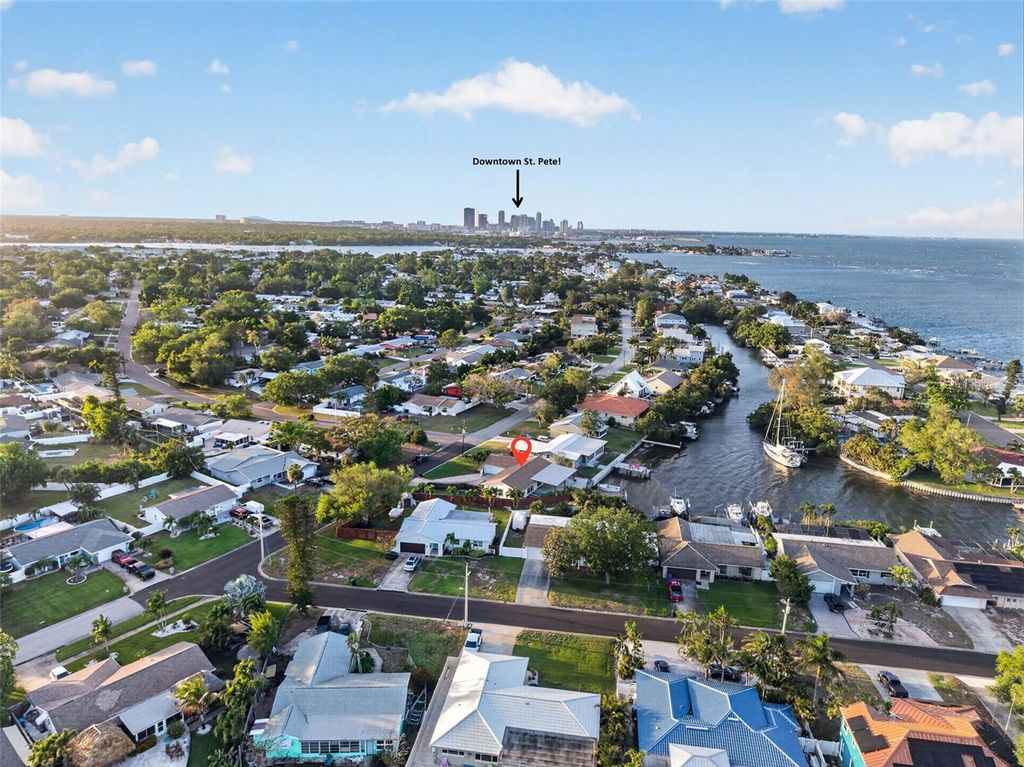 Image 22 of property listing at 4200 BEACH DRIVE SE, St Petersburg, FL 33705