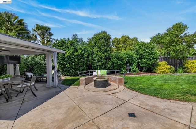 5218 Ridgevale Way, Pleasanton, CA 94566