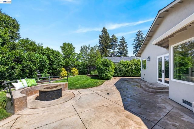 5218 Ridgevale Way, Pleasanton, CA 94566