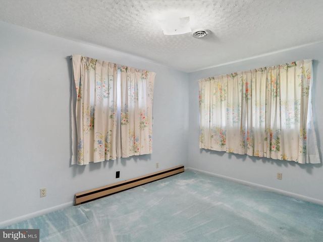 100 FAWN LN, Keyser, WV 26726