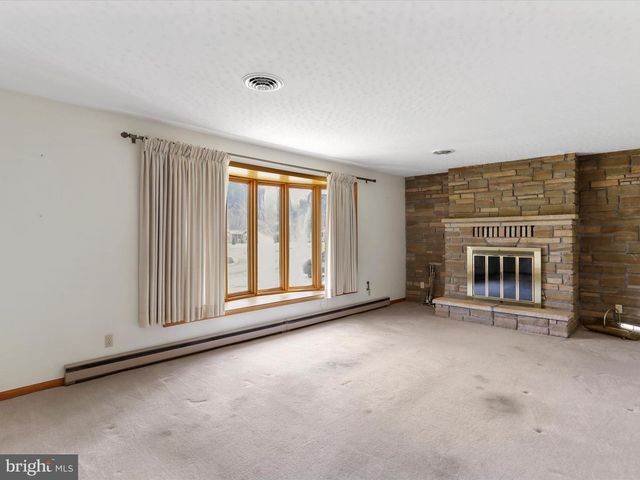 100 FAWN LN, Keyser, WV 26726