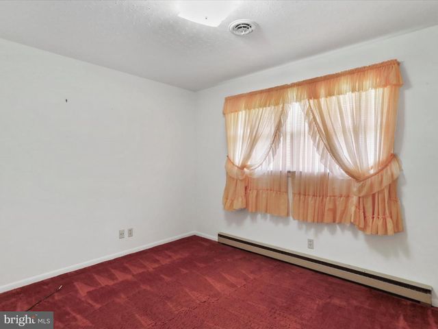 100 FAWN LN, Keyser, WV 26726