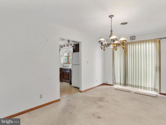 100 FAWN LN, Keyser, WV 26726