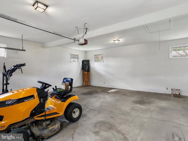 100 FAWN LN, Keyser, WV 26726