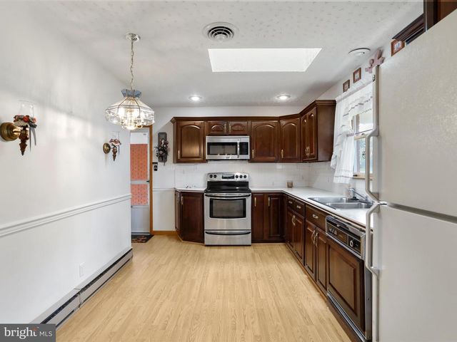 100 FAWN LN, Keyser, WV 26726