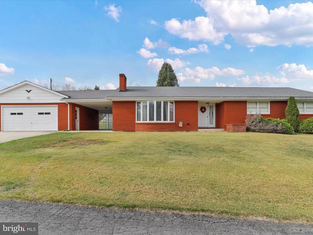 100 FAWN LN, Keyser, WV 26726