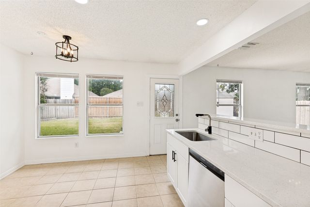 4277 Estes Park Circle, Haltom City, TX 76137