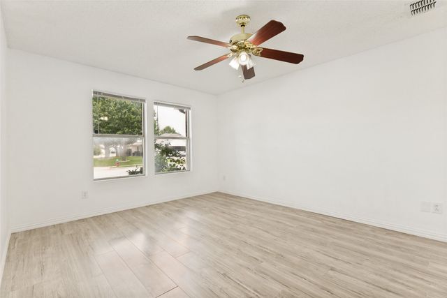 4277 Estes Park Circle, Haltom City, TX 76137
