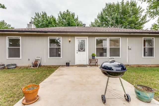 4277 Estes Park Circle, Haltom City, TX 76137