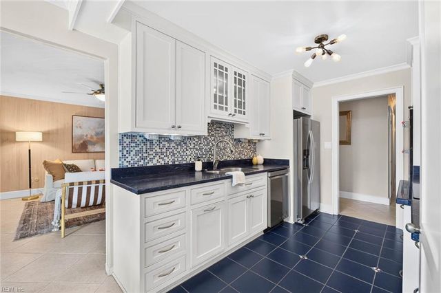 1356 Baycliff DR, Virginia Beach, VA 23454