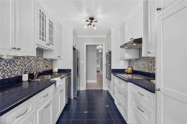 1356 Baycliff DR, Virginia Beach, VA 23454