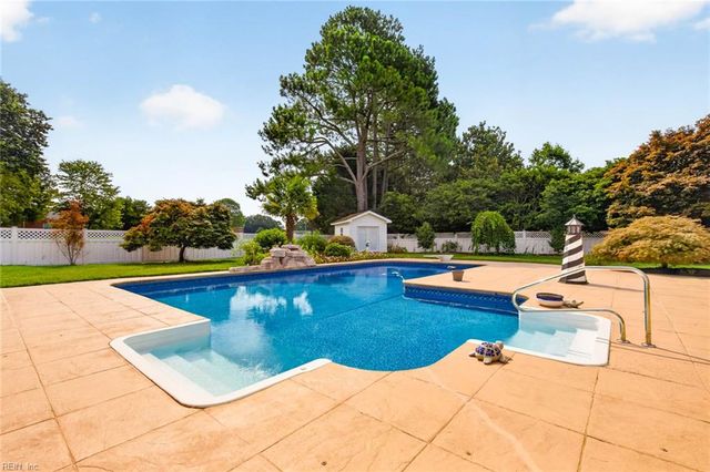1356 Baycliff DR, Virginia Beach, VA 23454