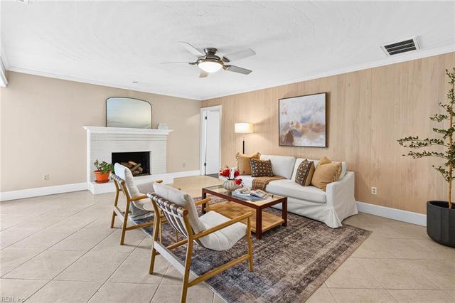 1356 Baycliff DR, Virginia Beach, VA 23454