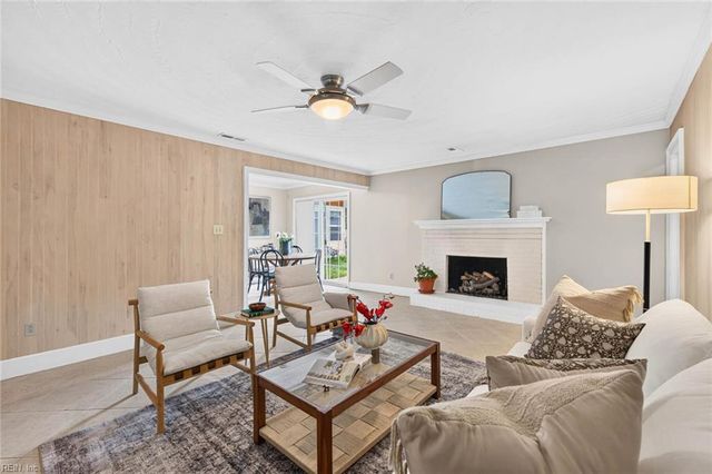 1356 Baycliff DR, Virginia Beach, VA 23454