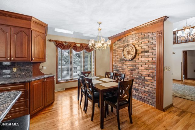 16 Innisbrook Drive, Clifton Park, NY 12065