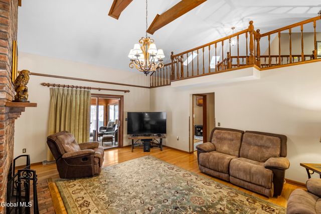 16 Innisbrook Drive, Clifton Park, NY 12065